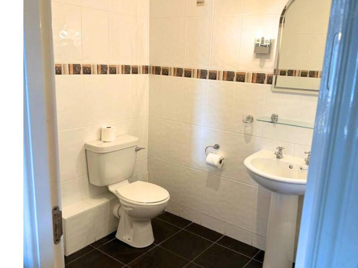 Spacious 2 Bedroom Apartment In Killarney Exterior foto