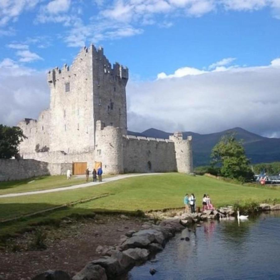 Spacious 2 Bedroom Apartment In Killarney Exterior foto
